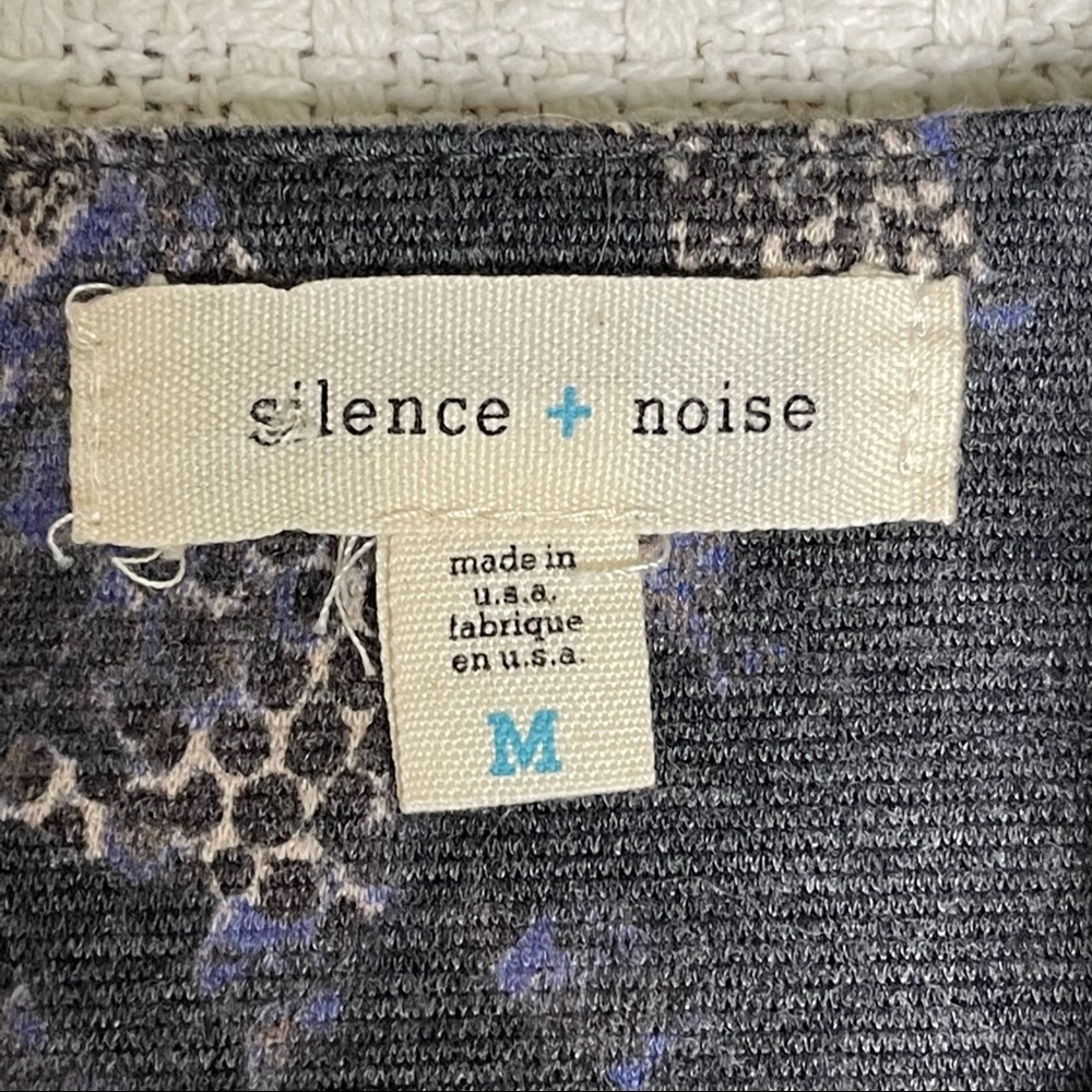 SILENCE + NOISE / URBAN OUTFITTERS animal multi print mini skirt - Picture 2 of 11